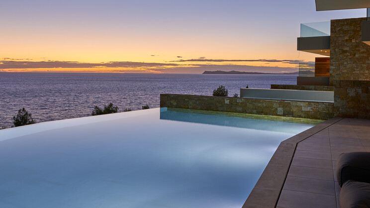 Elix, Mar-Bella Collection